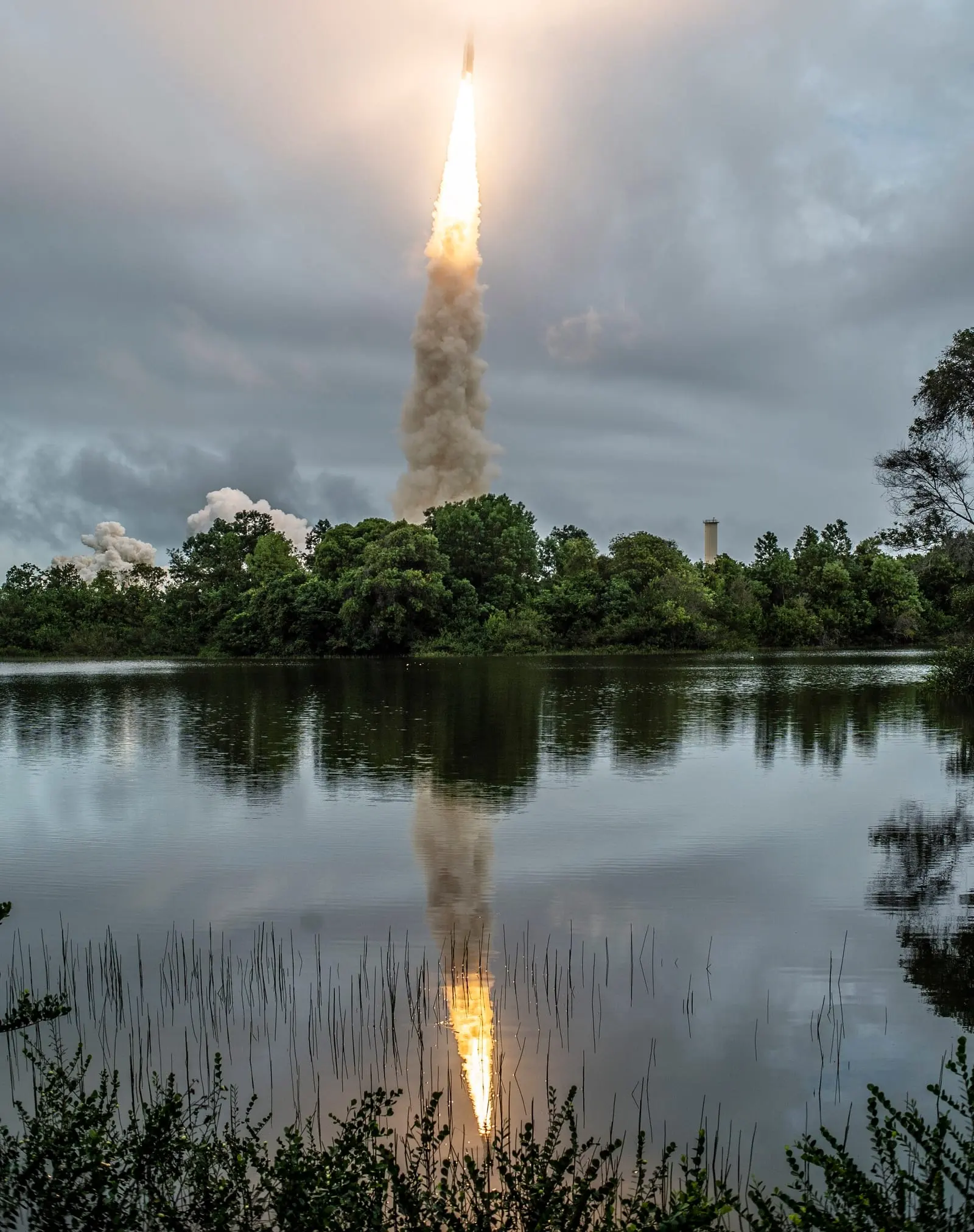 Décollage d’Ariane 5 emportant le télescope James-Webb, par Chris Gunn