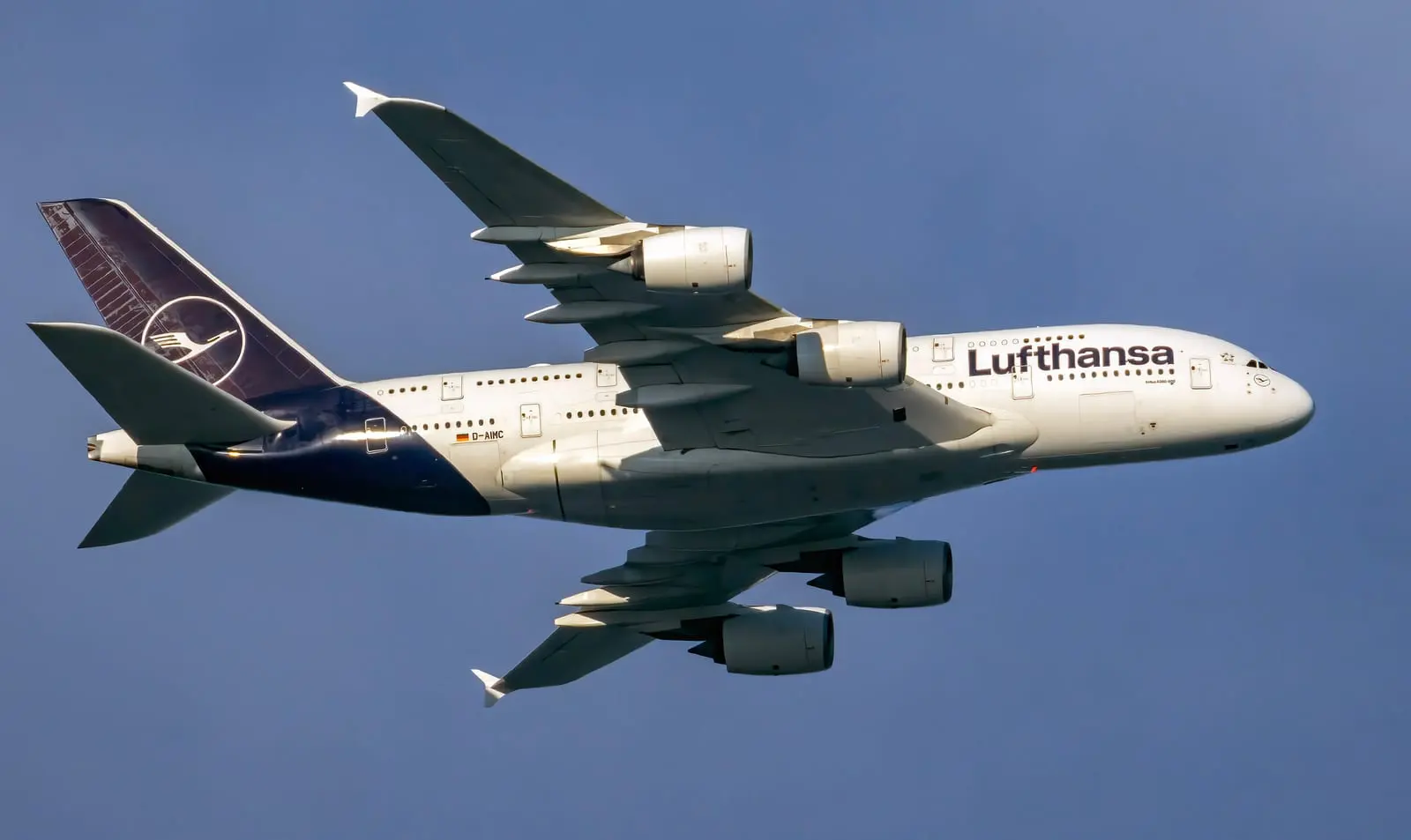 Un Airbus A380 en vol, par Acroterion